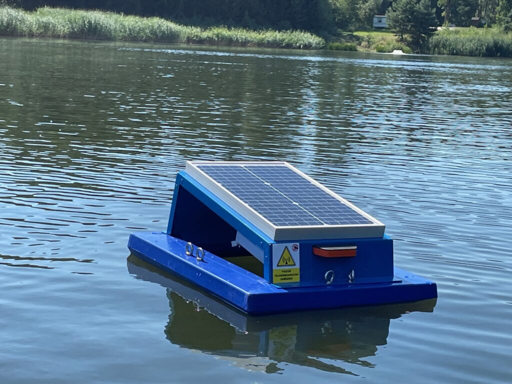 Aérateur solaire autonome pour l'oxygénation des étangs